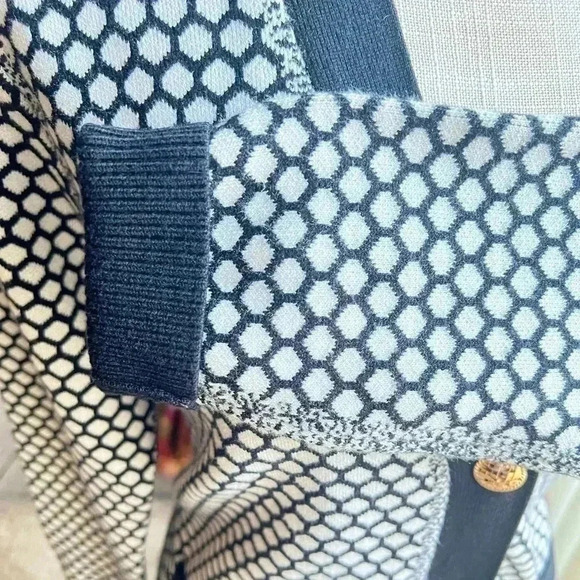 Women’s Sioni Black And White Cardigan Snap Button Closure No Size Tag Preowned - Picture 7 of 14